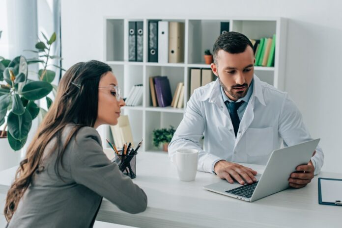 Das deutsche Gesundheitssystem genießt nach wie vor hohe Wertschätzung und Vertrauen.